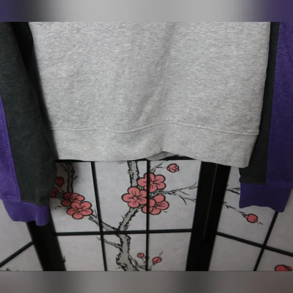 Women's Purple and Gray Colorblock Vikings Hoodie Size Medium - Picture 5 of 13